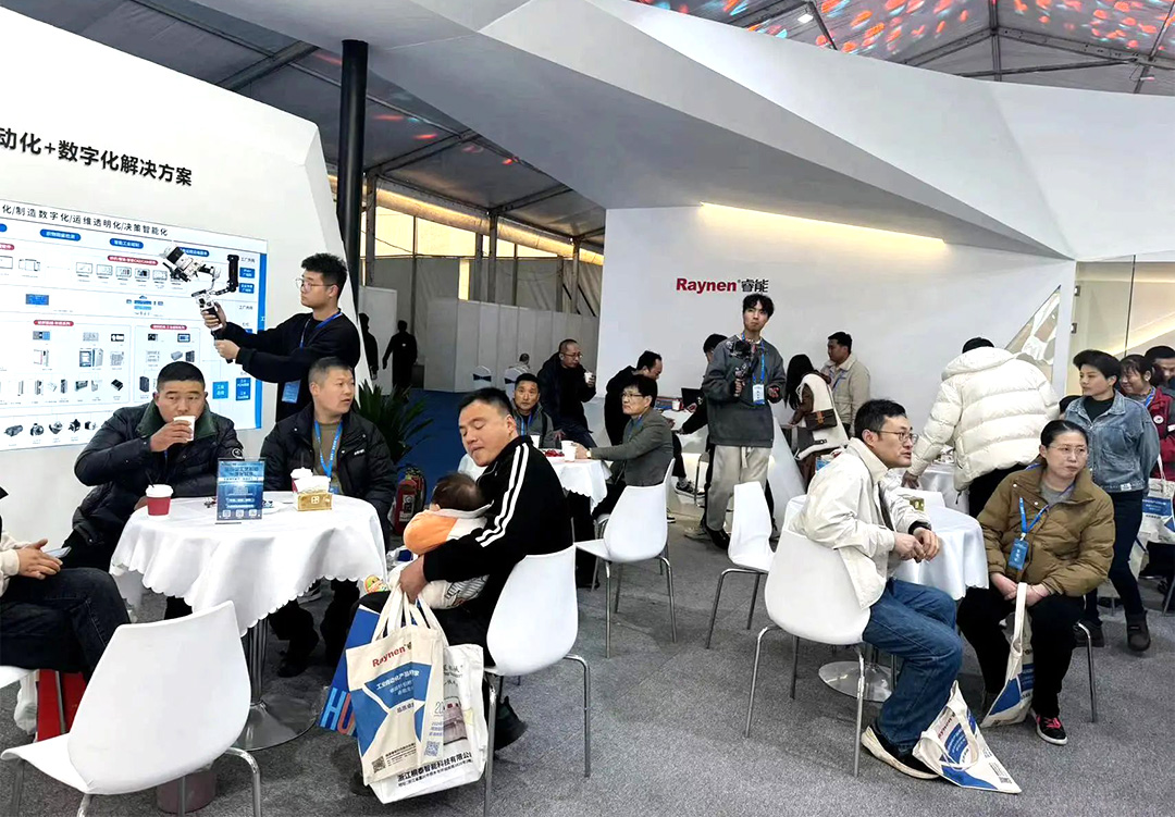 濮院展會精彩回顧 | 睿能展位人潮涌動，行業(yè)前沿技術(shù)一覽無余https://mmbiz.qpic.cn/mmbiz_jpg/uVPLicGse1zfSGAnFj8sU92BkOhtqnEerEJasH17wcFWMmXUSNBo3ibFJKHRHTG82ccnGjNOMEhdcbEAZuheWEIQ/640?wx_fmt=jpeg&from=appmsg&tp=wxpic&wxfrom=5&wx_(圖10)